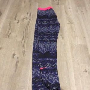 NIKE LEGGINGS!!